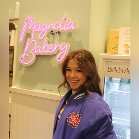 Meet your Posher, Aly - Picture 1 of 1